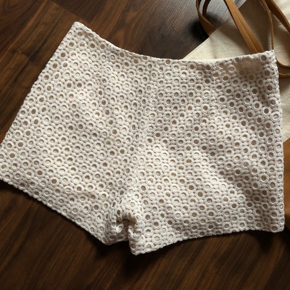 Banana Republic Lace Shorts Size 4 - Picture 6 of 8